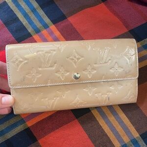Louis Vuitton Patent Vernis Sarah Long Wallet with Monogram- *has marks